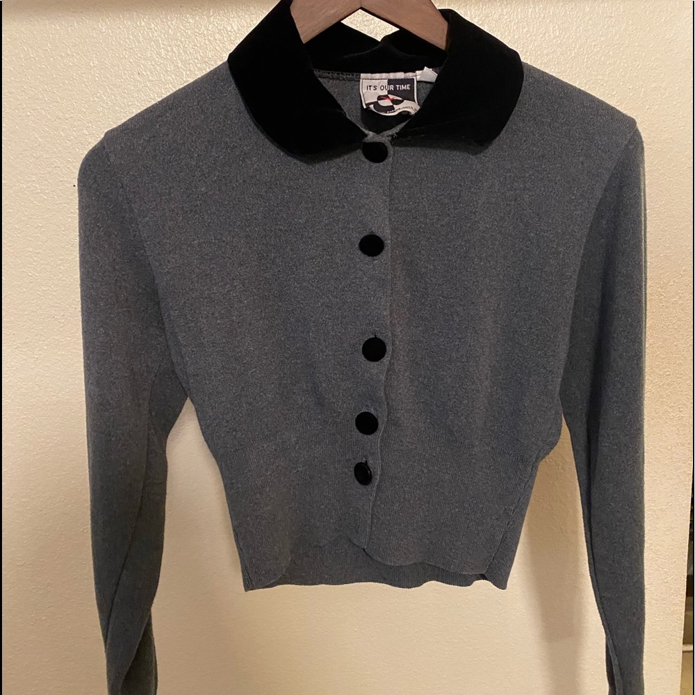 Grey vintage crop cardigan with velvet buttons